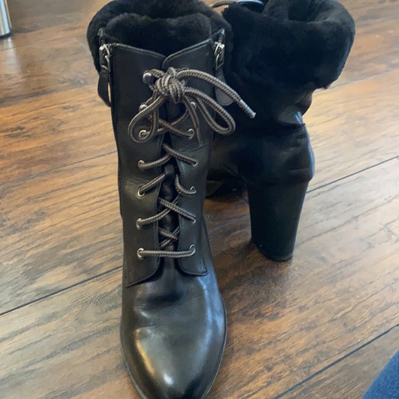 Buttery soft leather booties lace-up, double side zip and faux shearling fur - Picture 9 of 9